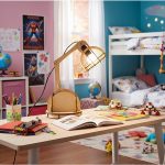 تصميم رقمي لمصباح مكتب خشبي بذراع متحرك للقص بالليزر قابل للتعديل